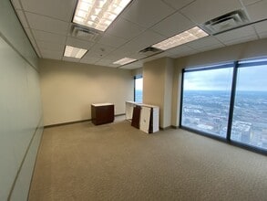 1700 Pacific Ave, Dallas, TX à louer Photo intérieure– Image 1 sur 15