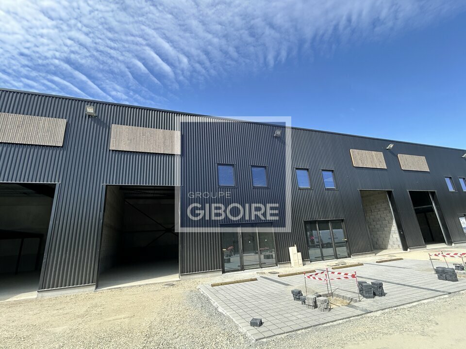 Industriel/Logistique dans La Mézière à vendre Photo de l’immeuble– Image 1 sur 7