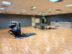 5607 Kenwick St, San Antonio, TX à louer Photo intérieure– Image 2 sur 16