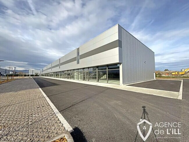 Plus de détails pour Local commercial à louer