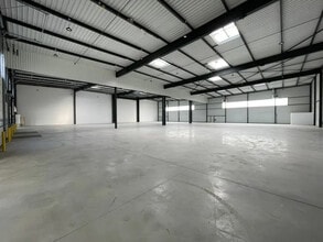 Local d’activités dans Le Bourget à louer Photo intérieure– Image 2 sur 5