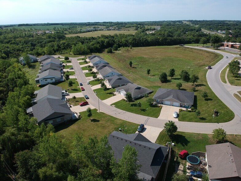 801 1st Ter, Lansing, KS à vendre - Aérien – Image 2 sur 2