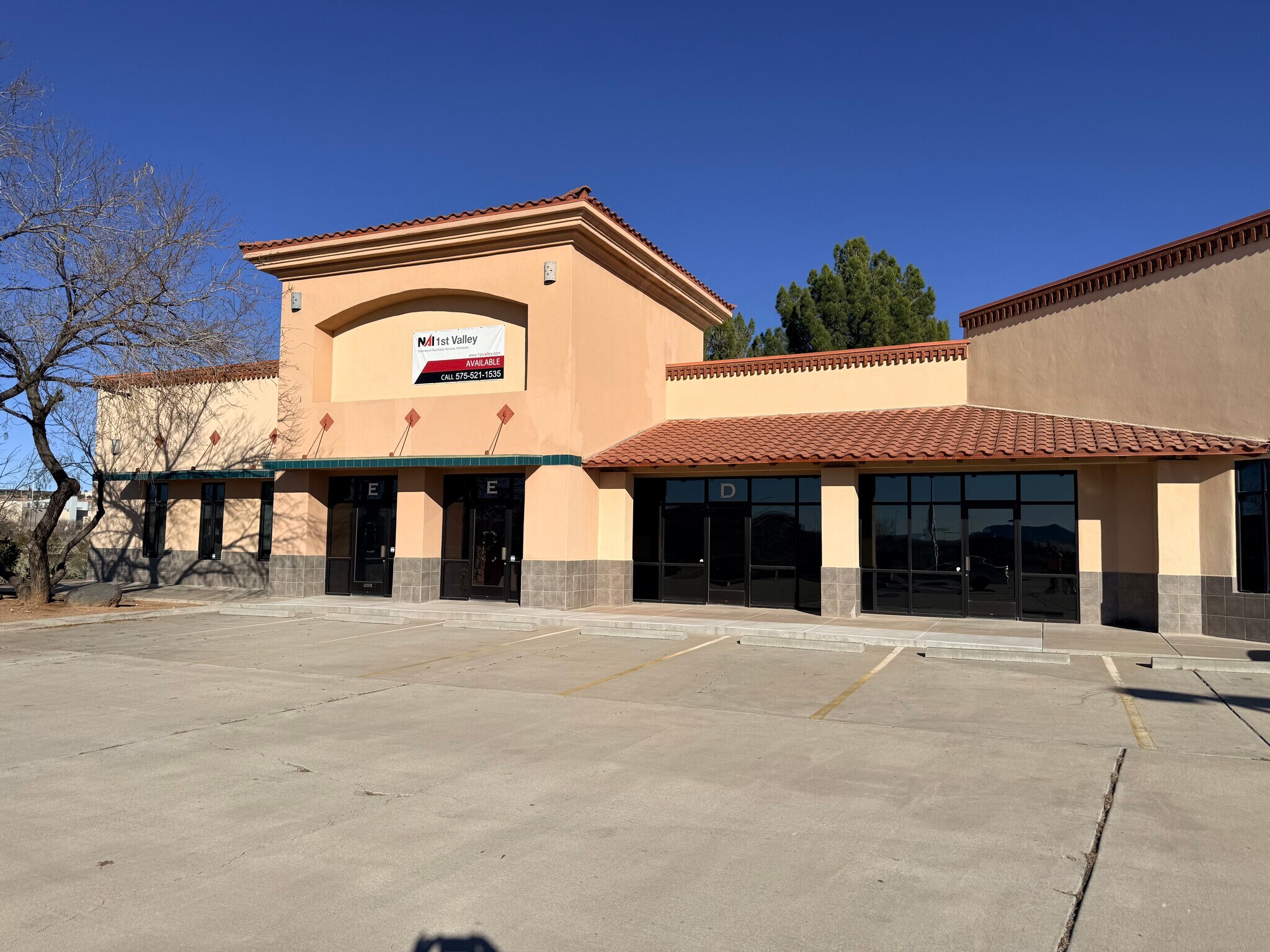 2540 N Telshor Blvd, Las Cruces, NM à louer Photo de l’immeuble– Image 1 sur 3