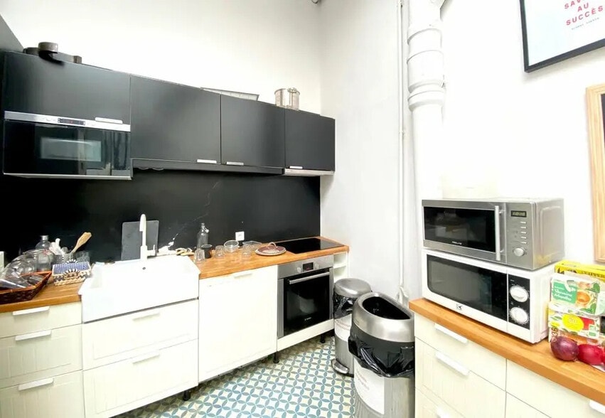 Espace de coworking dans Paris à louer - Photo de l’immeuble – Image 3 sur 6