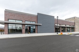 600 Evergreen Way, South Windsor, CT à louer Photo de l’immeuble– Image 1 sur 1