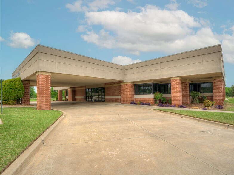 15679 NE 23rd St, Choctaw, OK à vendre - Photo de l’immeuble – Image 2 sur 18