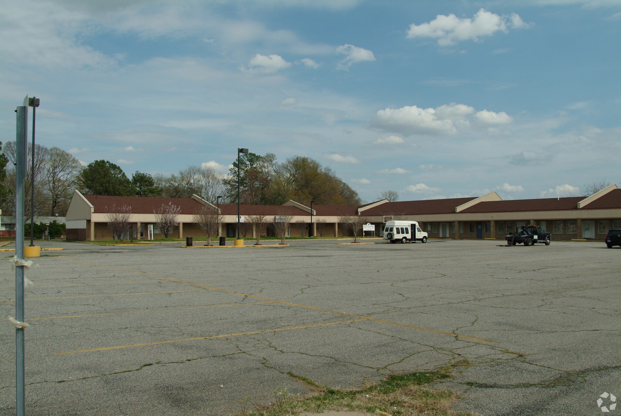 2709 Campostella Rd, Chesapeake, VA à vendre Photo principale– Image 1 sur 10