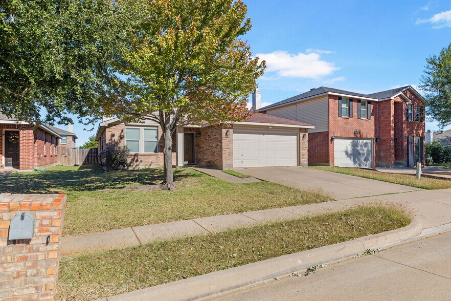 3940 German Pointer Way, Fort Worth, TX à vendre - Photo principale – Image 1 sur 3
