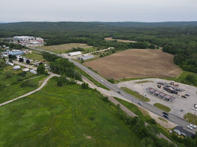 1328 Main St, Oxford, ME à louer - Photo de l’immeuble – Image 3 sur 5