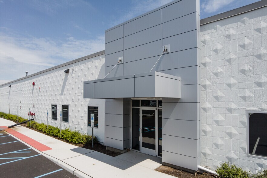 240-250 Moonachie Ave, Moonachie, NJ à louer - Photo de l’immeuble – Image 3 sur 3