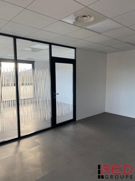 Bureau dans Aubagne à louer - Photo intérieure – Image 3 sur 5