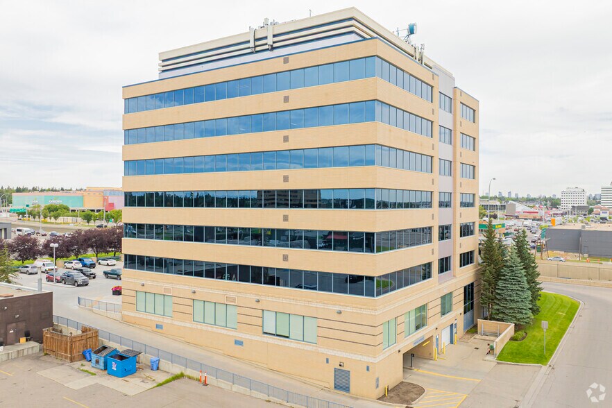 6700 Macleod Trl SW, Calgary, AB à louer - Photo de l’immeuble – Image 2 sur 3