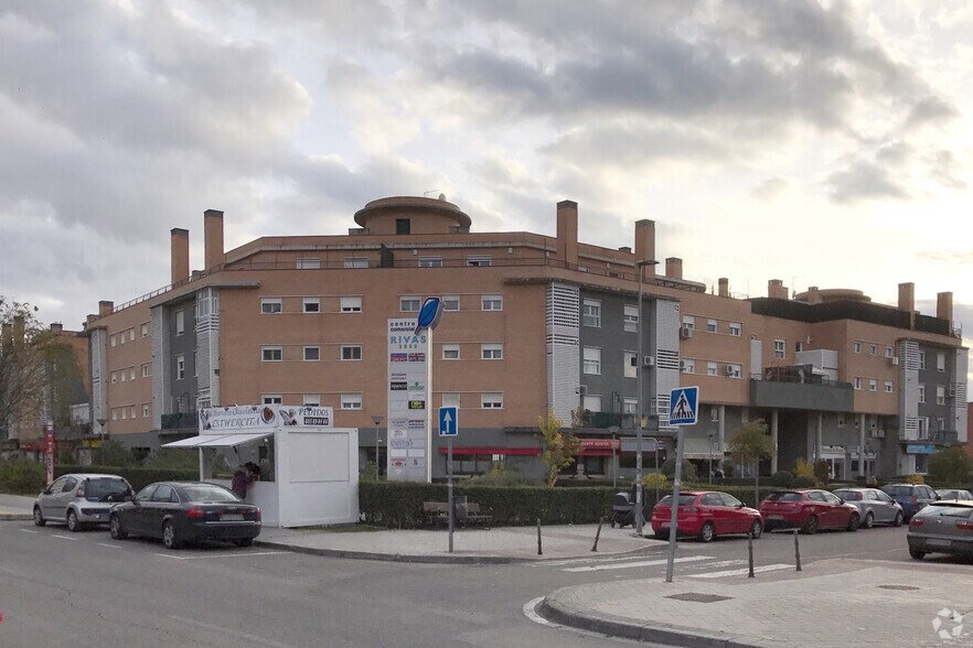 Immeuble residentiel dans Rivas-Vaciamadrid, Madrid à vendre - Photo de l’immeuble – Image 2 sur 3