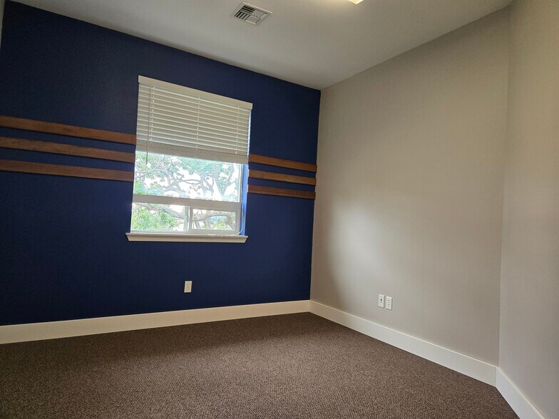 568-578 N 5th Ave, Sequim, WA à louer - Photo intérieure – Image 2 sur 11