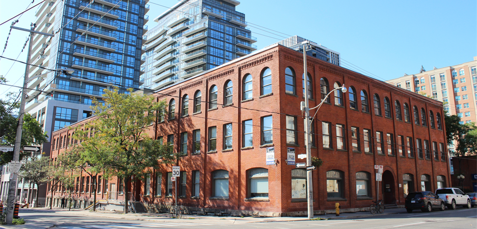411 Richmond St E, Toronto, ON à louer - Photo de l’immeuble – Image 1 sur 6