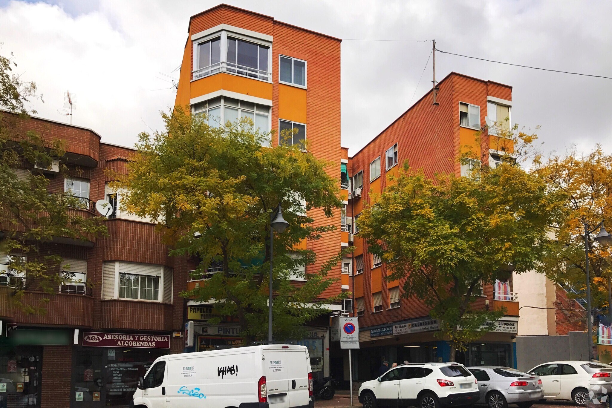 Immeuble residentiel dans Alcobendas, Madrid à vendre Photo principale– Image 1 sur 3