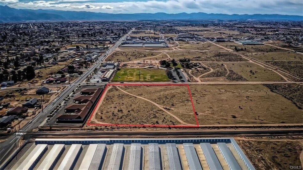 Live Oak St, Hesperia, CA à vendre - Aérien – Image 2 sur 11