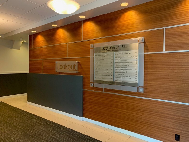 233 W 1st St, North Vancouver, BC à louer - Photo intérieure – Image 3 sur 6