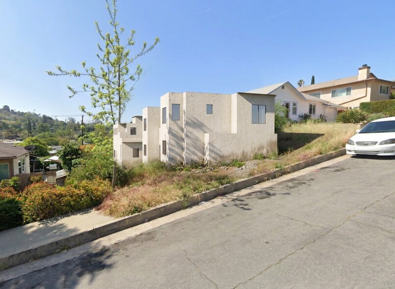 829 4th Ave, Escondido, CA à vendre - Photo de l’immeuble – Image 2 sur 8