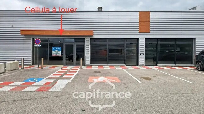 Plus de détails pour Local commercial à louer