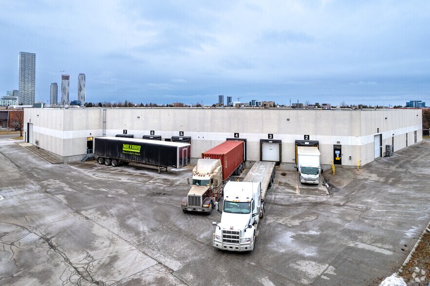 485 Millway Ave, Vaughan, ON à louer - Photo de l’immeuble – Image 2 sur 3