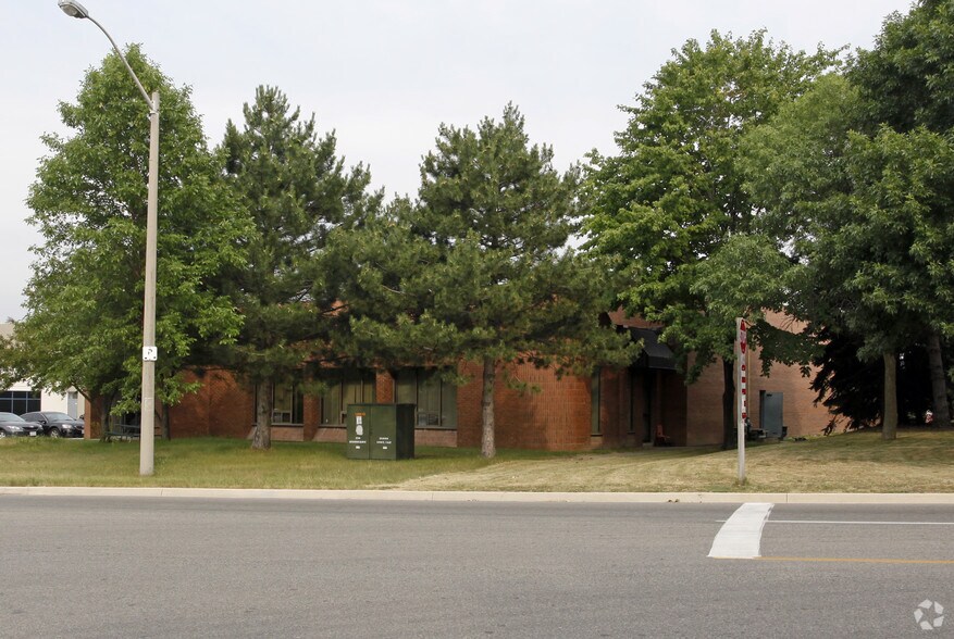 175 Watline Ave, Mississauga, ON à louer - Photo de l’immeuble – Image 2 sur 2