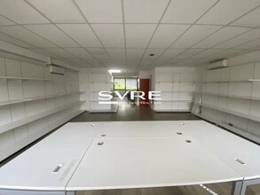 30 Avenue Du Château De Jouques, Gémenos à louer Photo intérieure– Image 2 sur 13