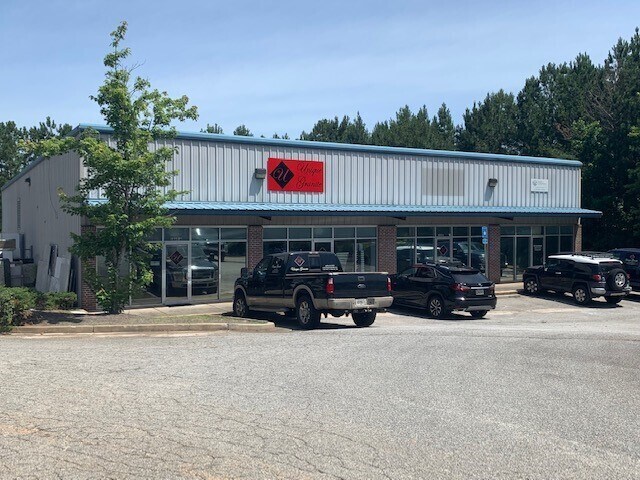 1064 GA-16, Newnan, GA à louer - Photo principale – Image 1 sur 1