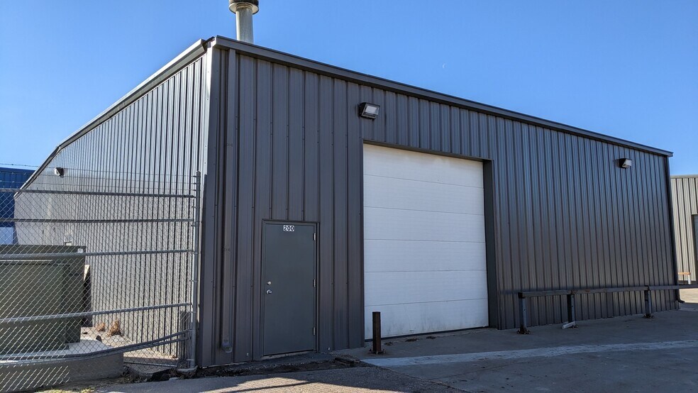 339 N West St, Wichita, KS à louer - Photo de l’immeuble – Image 2 sur 5