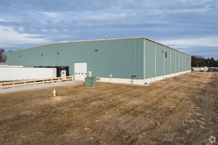 105 Enterprise Dr, Bellevue, OH à louer - Photo de l’immeuble – Image 3 sur 7