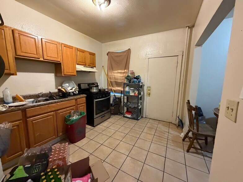 1328 W Greenfield Ave, Milwaukee, WI à vendre - Photo de l’immeuble – Image 2 sur 7