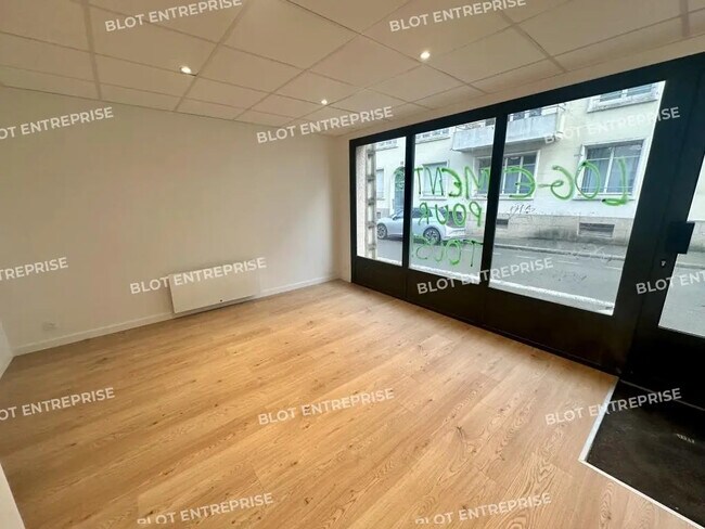 Plus de détails pour Bureau à louer