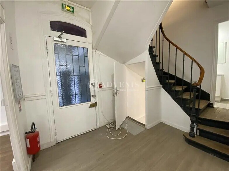 Bureau dans Montrouge à louer - Hall d’entrée – Image 2 sur 12