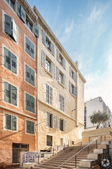 Bureau dans Marseille à louer - Photo de l’immeuble – Image 2 sur 3