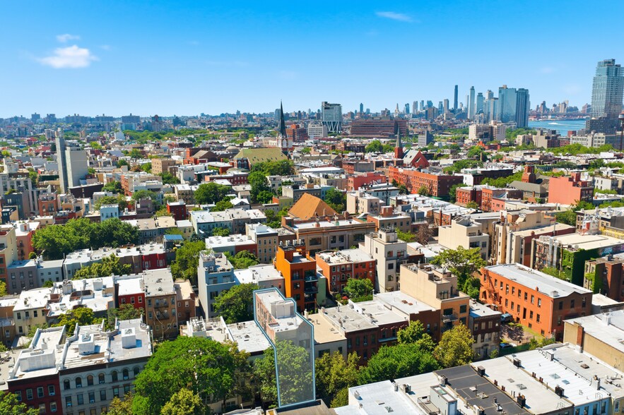 168 India St, Brooklyn, NY à vendre - Photo de l’immeuble – Image 3 sur 3
