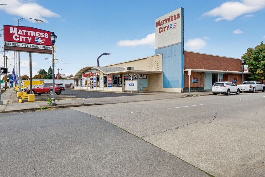 175 SE Baseline St, Hillsboro, OR à vendre - Photo de l’immeuble – Image 3 sur 18