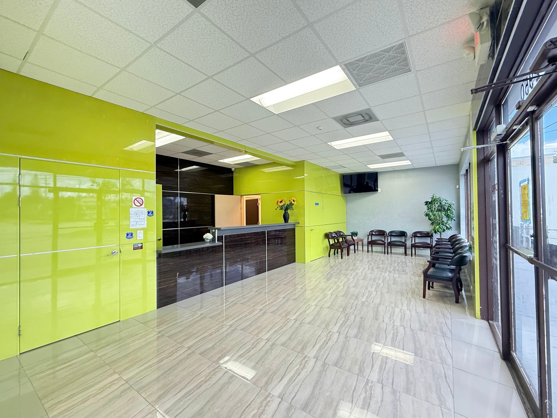 2950 W Griffin Rd, Fort Lauderdale, FL à louer Hall d’entrée– Image 1 sur 23