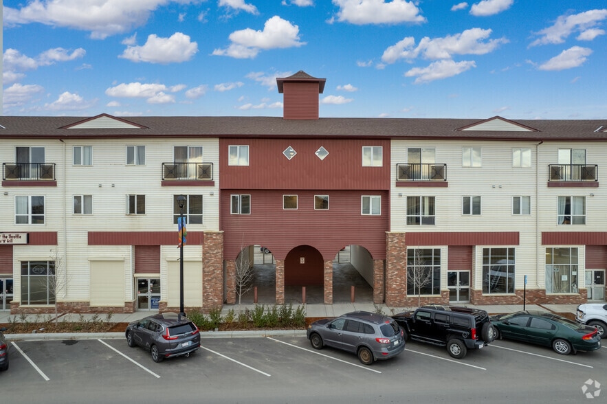 1010 Railway St, Crossfield, AB à louer - Photo de l’immeuble – Image 3 sur 13