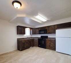 184 W Pine St, Shelley, ID à louer Photo intérieure– Image 2 sur 16