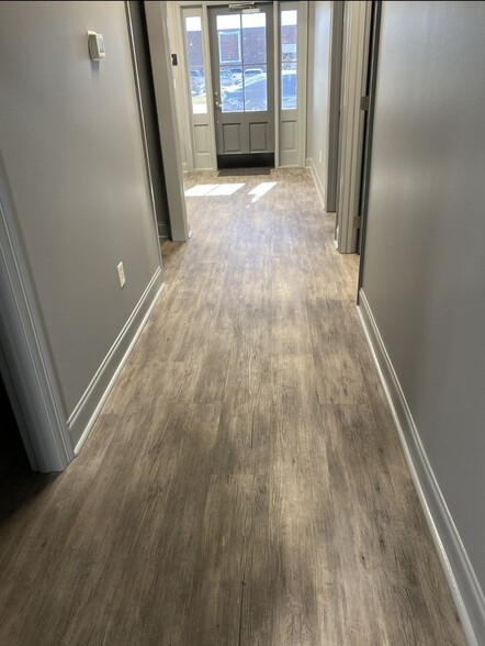 308 W Eastbank Dr, Gonzales, LA à louer - Photo de l’immeuble – Image 3 sur 4