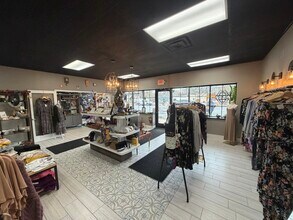 3219 Broad St, Dexter, MI à louer Photo intérieure– Image 2 sur 5