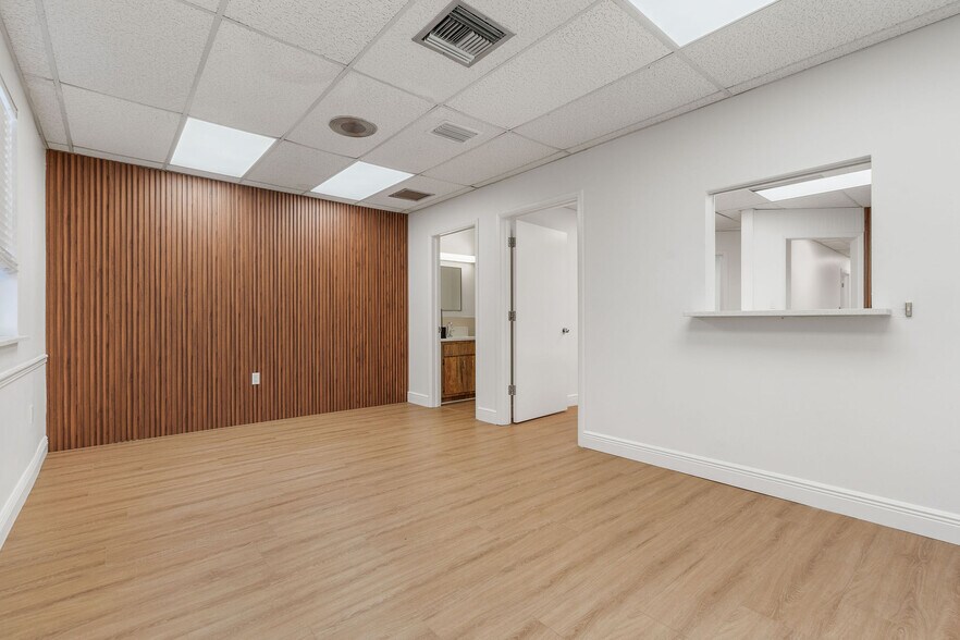 600 Lakeview Rd, Clearwater, FL à louer - Photo de l’immeuble – Image 2 sur 21