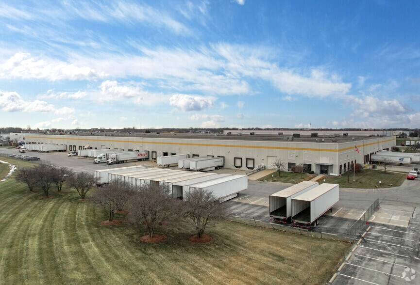 7236-7290 Winton Dr, Indianapolis, IN à louer - Photo de l’immeuble – Image 3 sur 4