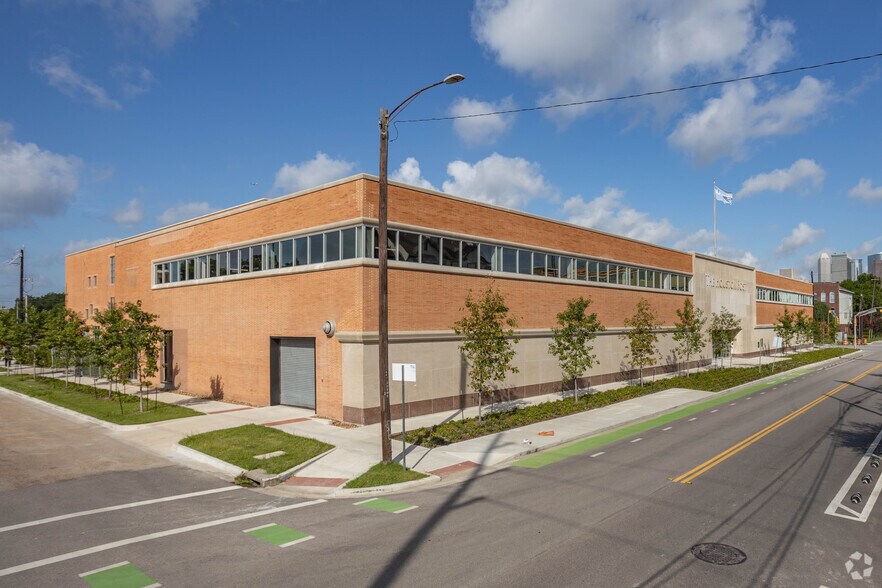2410 Polk St, Houston, TX à louer - Photo de l’immeuble – Image 3 sur 57