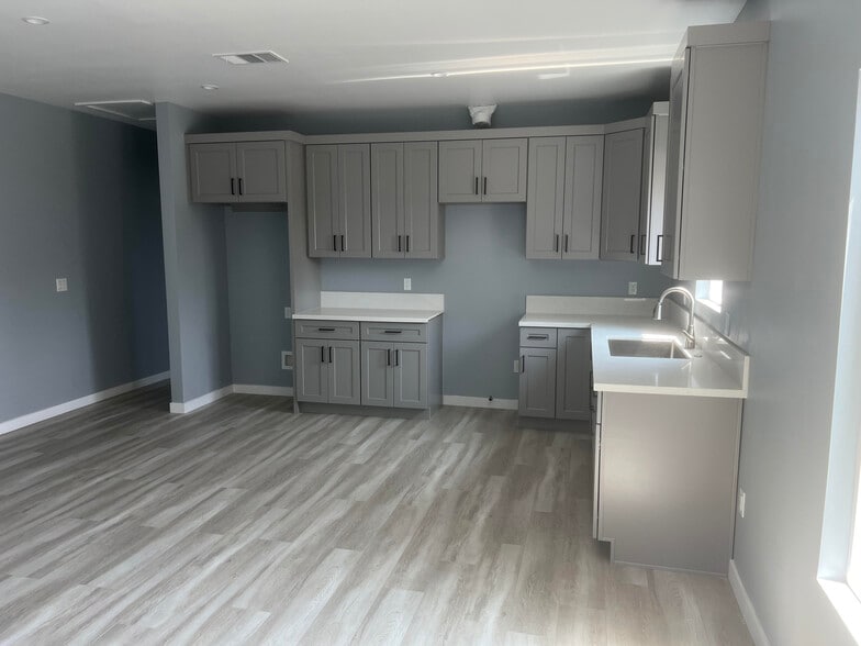 1414-1416 N Las Palmas Ave, Los Angeles, CA à vendre - Photo intérieure – Image 2 sur 12