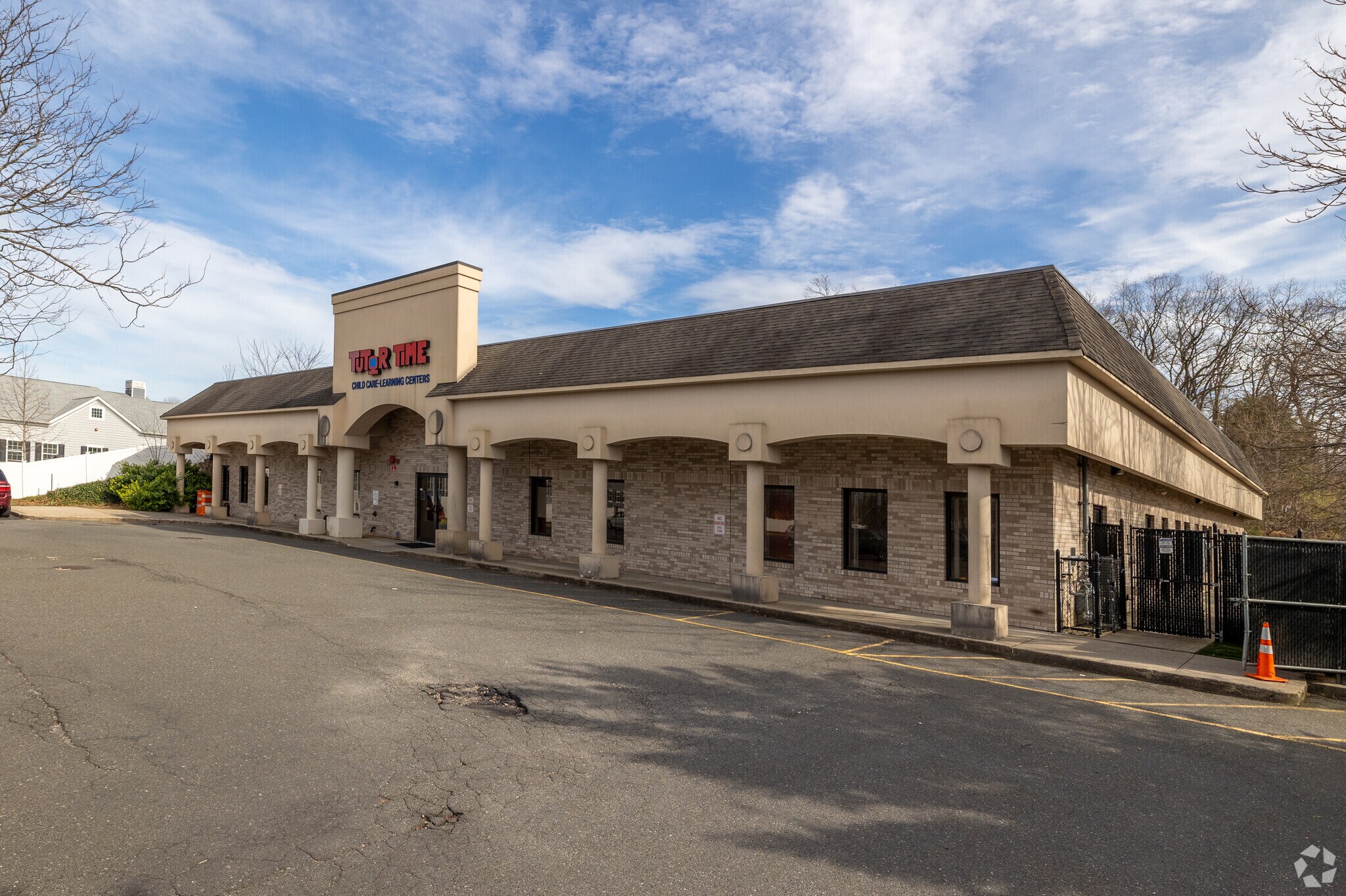 1134 Jericho Tpke, Commack, NY à louer Photo de l’immeuble– Image 1 sur 8