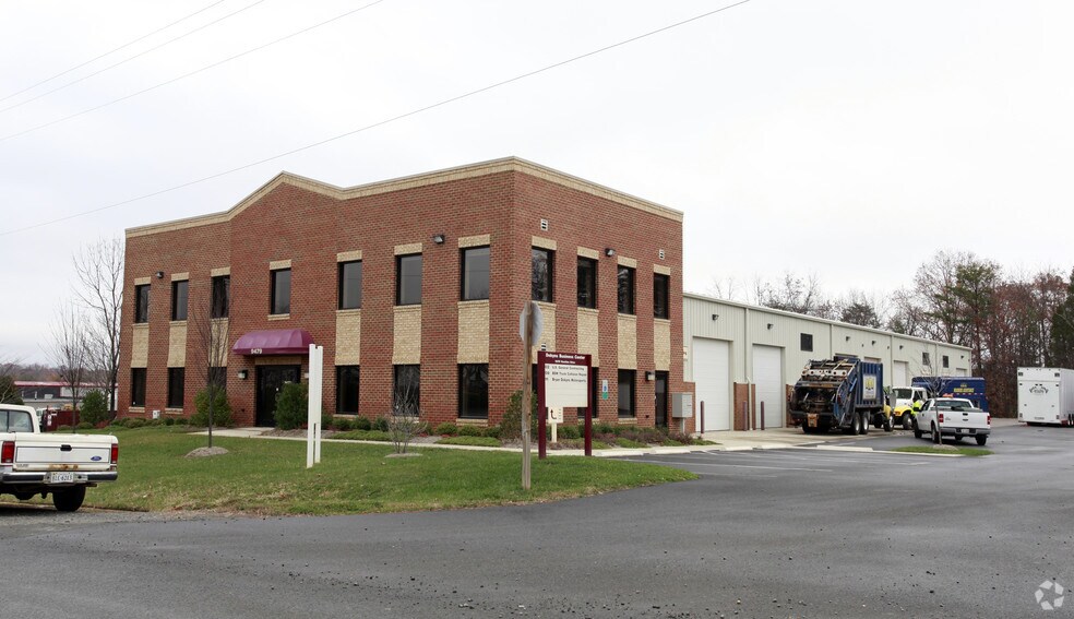 9479 Hawkins Dr, Manassas, VA à louer - Photo principale – Image 1 sur 6