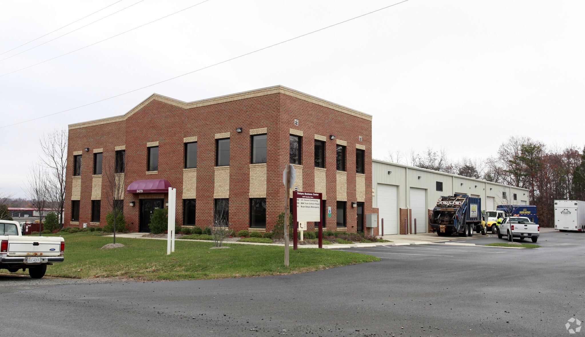 9479 Hawkins Dr, Manassas, VA à louer Photo principale– Image 1 sur 7