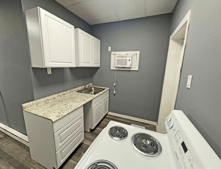 220 Main St, Terryville, CT à vendre - Photo de l’immeuble – Image 3 sur 10