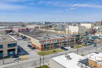 8170 Ch Montview, Mont-Royal, QC - Vue aérienne  vue de carte